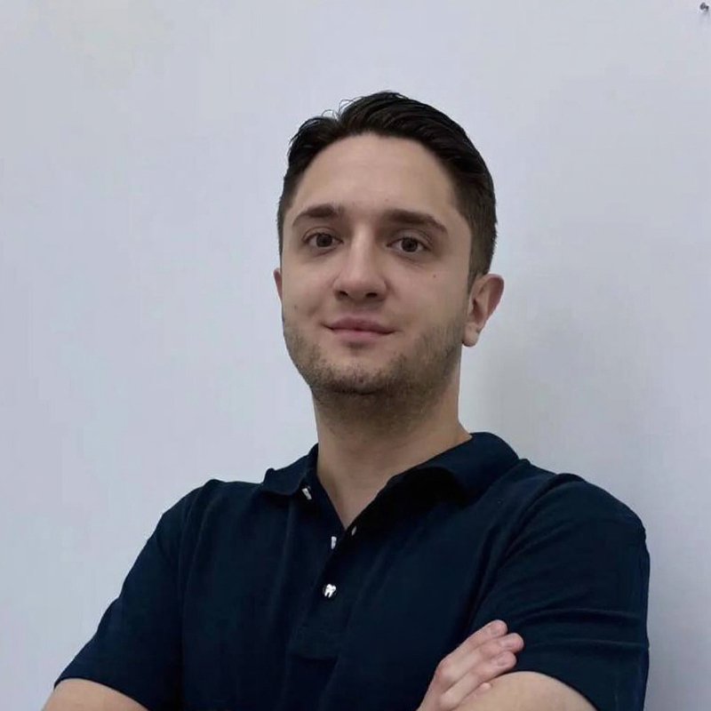 Простов Виктор Юрьевич — врач-стоматолог, хирург